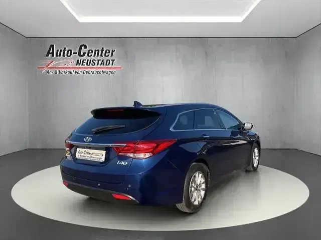 Gebraucht Hyundai i40 Space 135 PS (99 kW) 2018 Blau Kombi