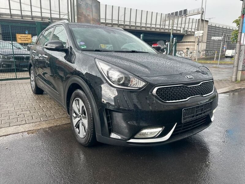 Schwarz Gebraucht 2018 Kia Niro Edition 7 SUV | 11.990 € (Superpreis) - Bild 1/4