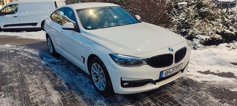 Weiß Gebraucht 2017 BMW 320 Gran Turismo Advantage Limousine | 13.999 € (Guter Preis) - Bild 1/4