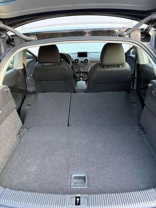 Gebraucht Audi A1 Attraction 86 PS (63 kW) 2014 Schwarz Kleinwagen