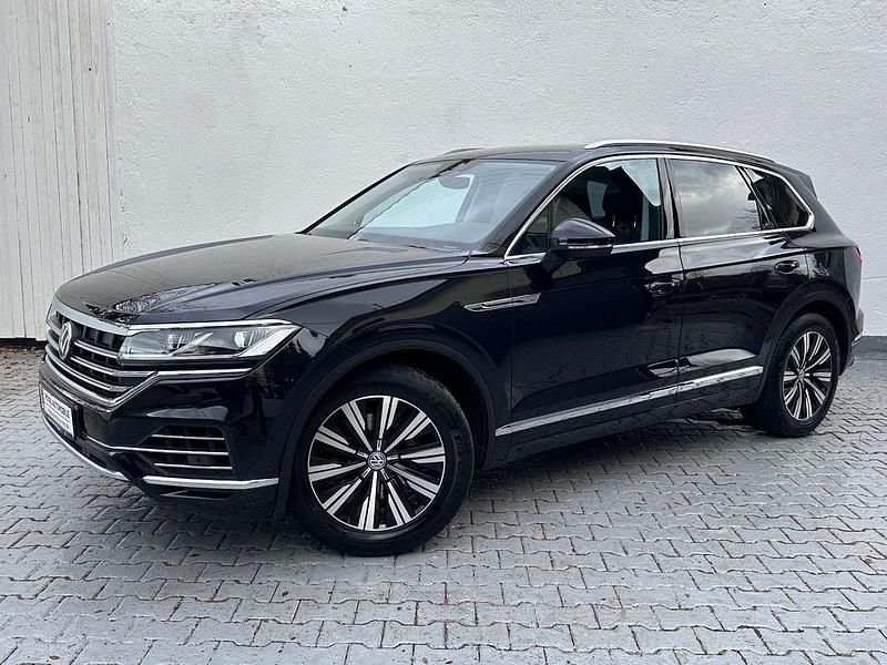Schwarz Gebraucht 2019 VW Touareg Elegance SUV | 35.990 € (Teuer) - Bild 1/4