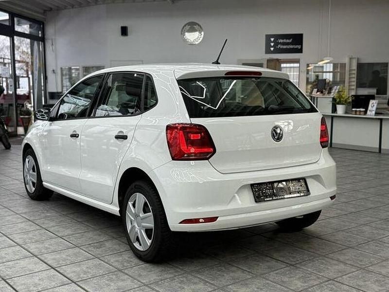 Gebraucht VW Polo Trendline 60 PS (44 kW) 2017 Pure white Limousine