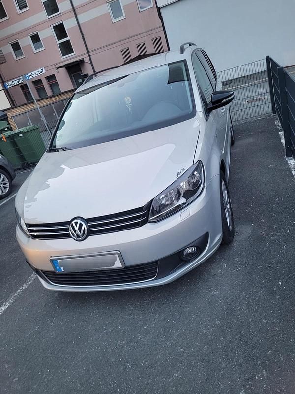 Gebraucht VW Touran Match 105 PS (77 kW) 2013 Beige Van / Kleinbus