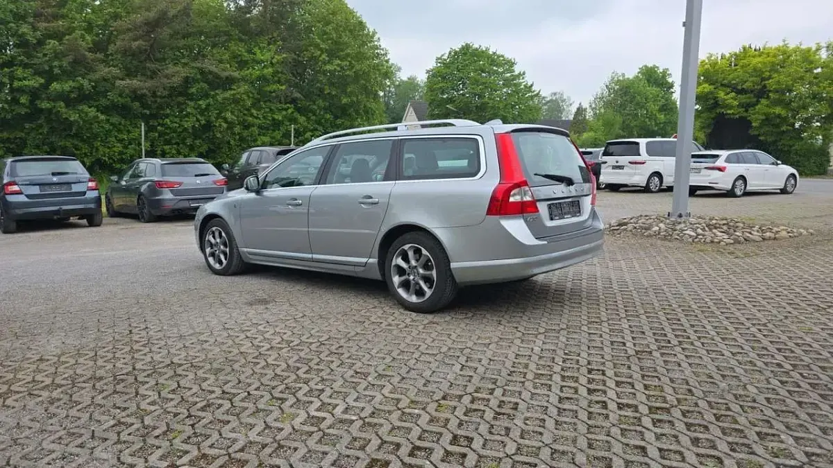 Gebraucht Volvo V70 Ocean Race 163 PS (119 kW) 2011 Silber Kombi