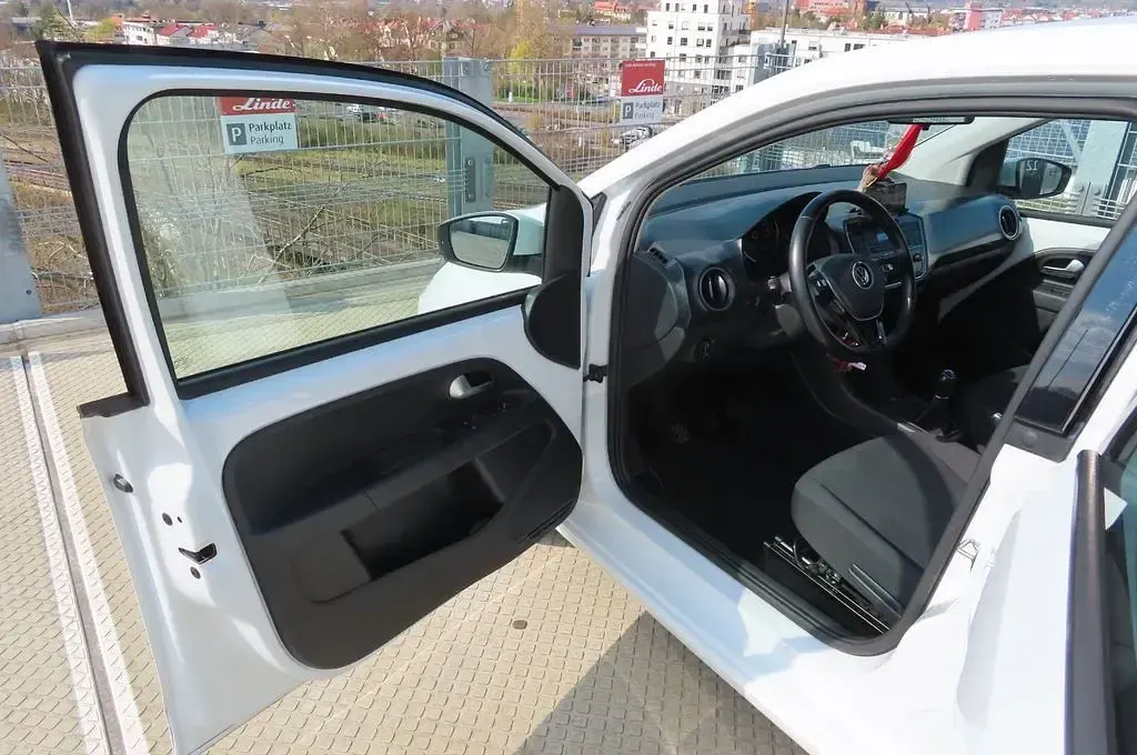 Gebraucht VW up! 68 PS (50 kW) 2021 Weiß Kleinwagen