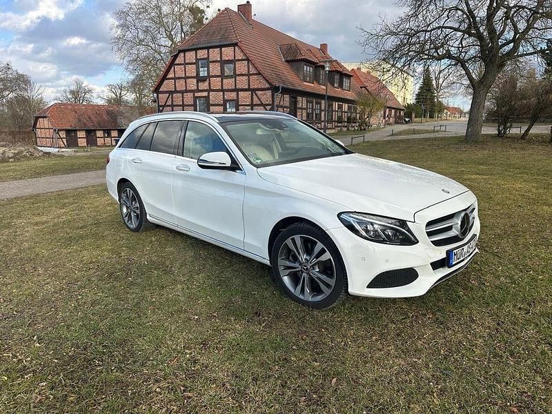 Second-hand Mercedes 250 150 CP (110 kW) 2017 Alb Berlinǎ