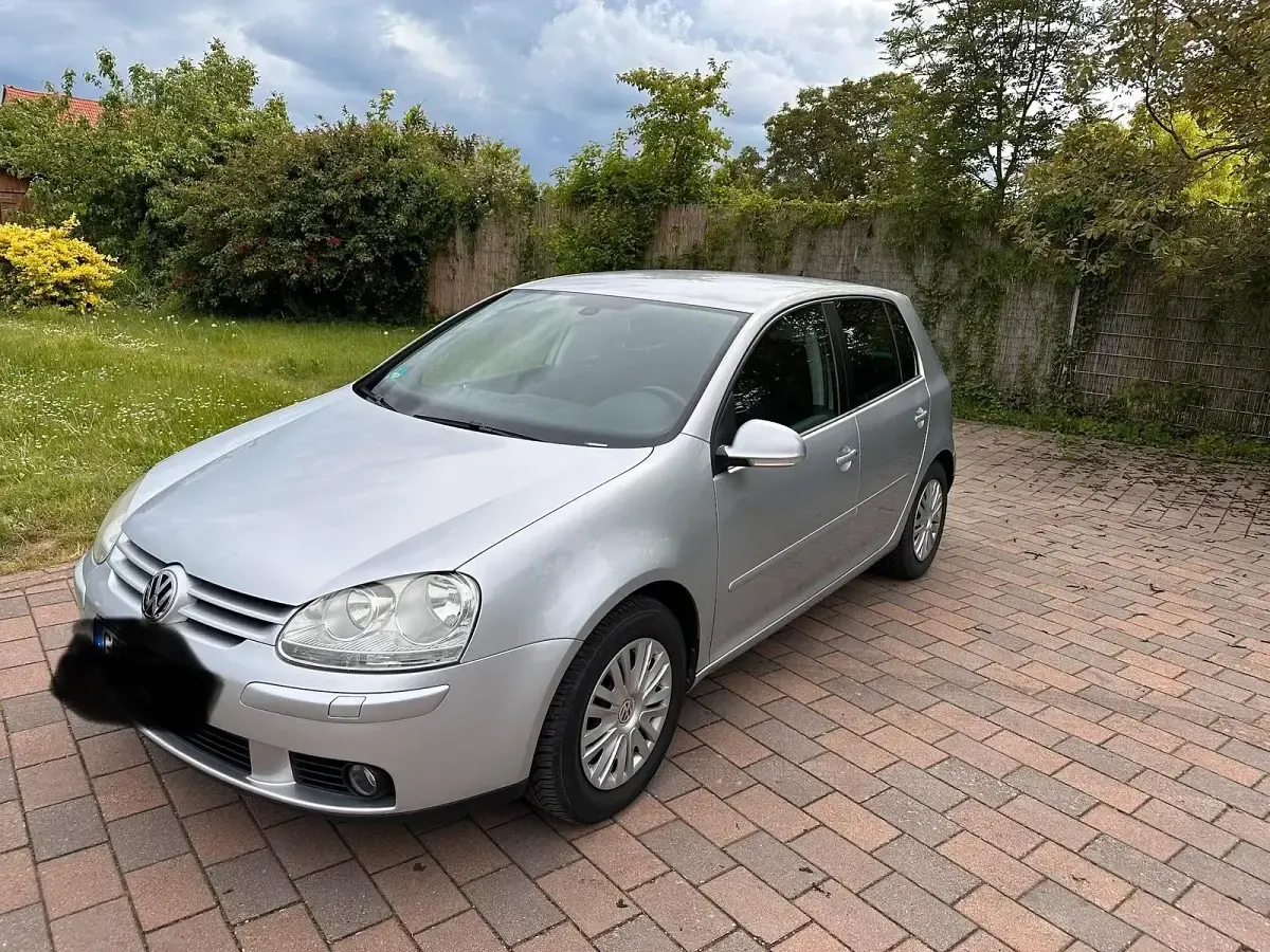 Gebraucht VW Golf V 102 PS (75 kW) 2008 Silber Kleinwagen
