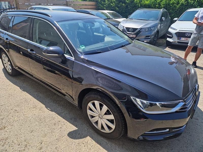 Schwarz Gebraucht 2016 VW Passat Comfortline Kombi | 10.400 € (Guter Preis) - Bild 1/4