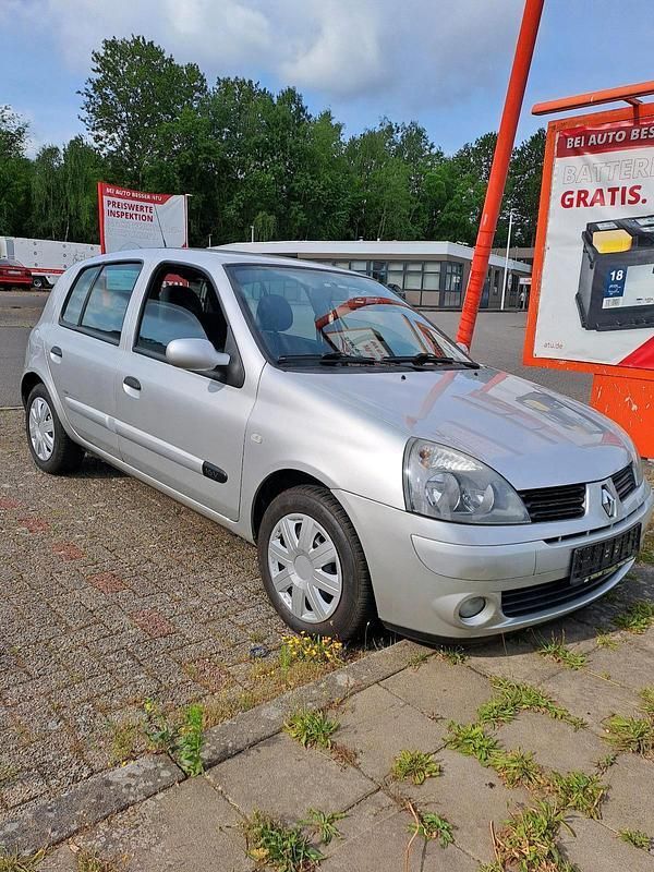 Silber Gebraucht 2005 Renault Clio II Kleinwagen | 2.500 € (Fairer Preis) - Bild 1/4