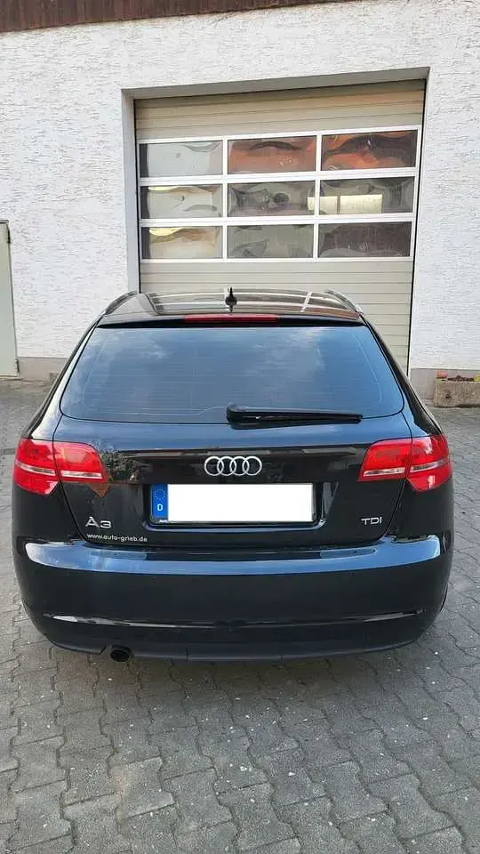 Gebraucht Audi A3 Ambiente 140 PS (102 kW) 2012 Schwarz Kleinwagen