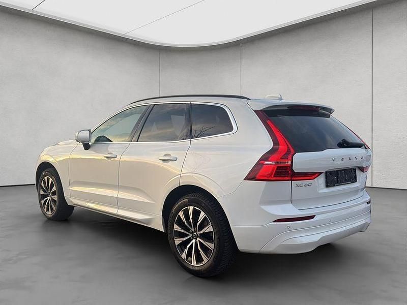 Gebraucht Volvo XC60 Core 250 PS (183 kW) 2024 Weiß SUV
