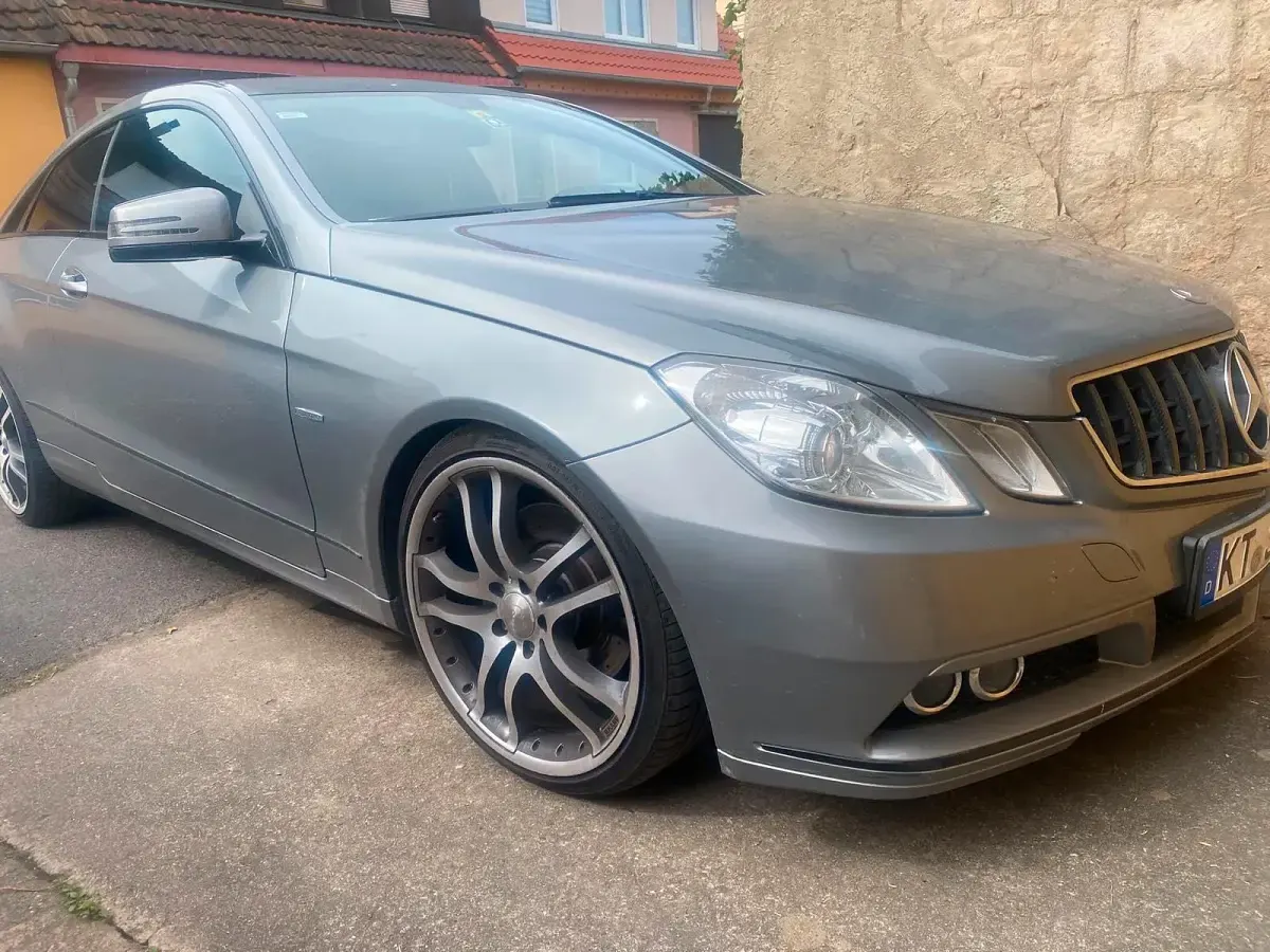 Gebraucht Mercedes E350 231 PS (169 kW) 2010 Grau Coupé