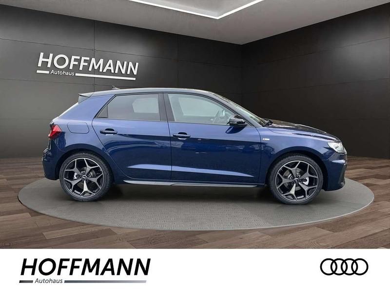 Neu Audi A1 Sportback S-line plus 116 PS (85 kW) 2025 Blau (navarrablau metallic) Kleinwagen