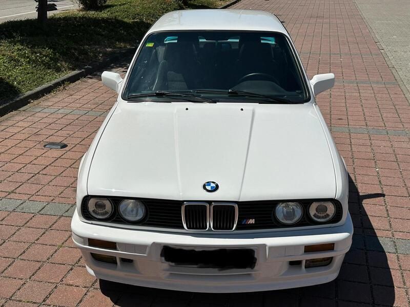 Weiß Gebraucht 1990 BMW 325 Limousine | 31.500 € - Bild 1/4