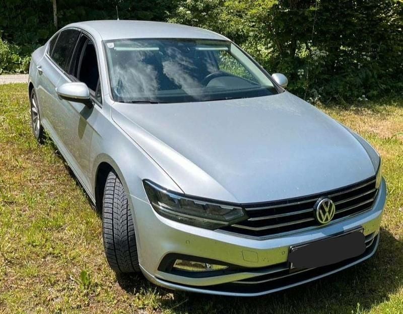 Silber Gebraucht 2020 VW Passat Limousine | 21.500 € (Superpreis) - Bild 1/4