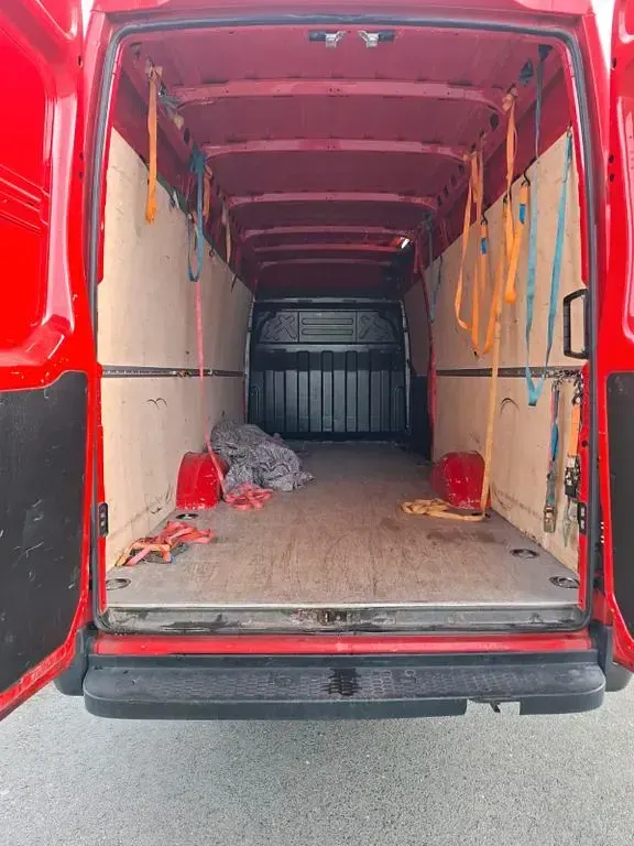 Gebraucht Iveco Daily 245 PS (180 kW) 2022 Rot Van