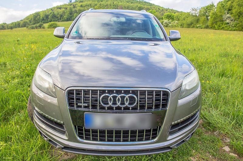 Silber Gebraucht 2012 Audi Q7 Comfort SUV | 15.300 € (Superpreis) - Bild 1/4