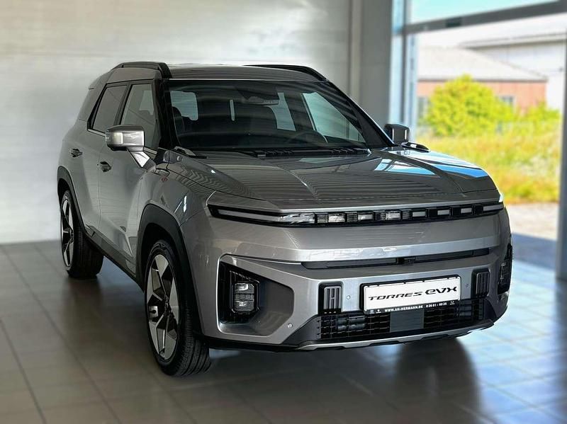 Iron metal metallic Gebraucht 2024 Ssangyong (KGM) Torres EVX SUV | 43.880 € - Bild 1/4