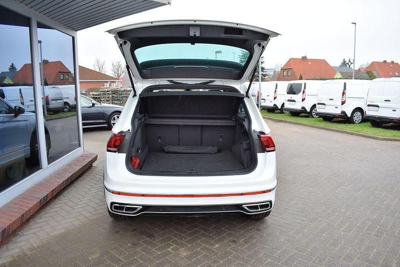 Gebraucht VW Tiguan R-line 245 PS (180 kW) 2022 Pure white SUV