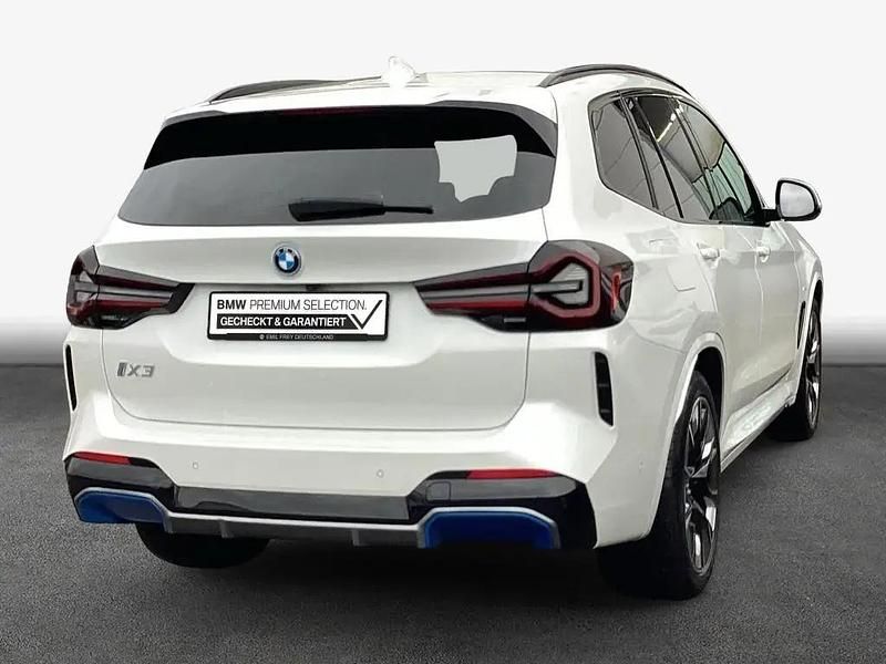 Gebraucht BMW iX3 Impressive 210 kW (286 PS) 2022 Mineralweiß metallic SUV