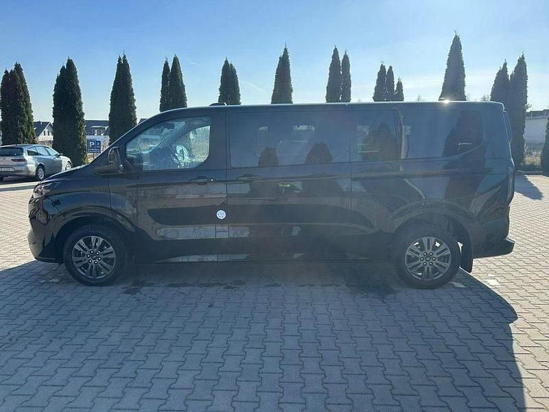 Gebraucht Ford Tourneo Titanium 131 PS (96 kW) 2025 Van / Kleinbus