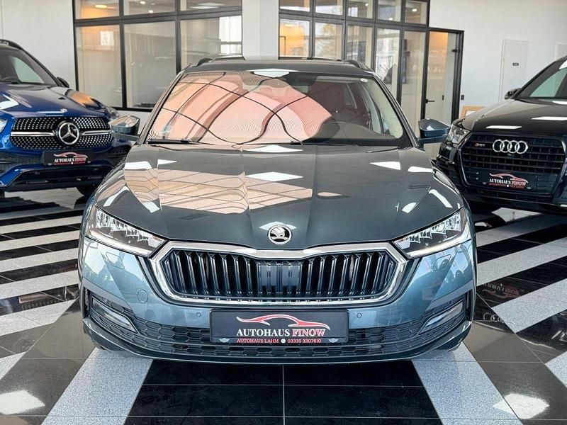 Gebraucht Skoda Octavia Clever 150 PS (110 kW) 2022 Grau Kombi