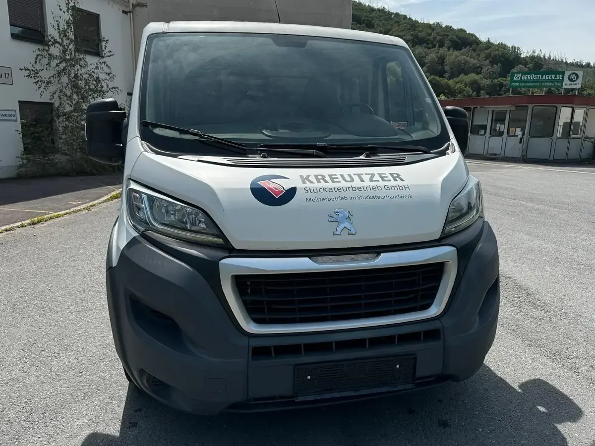 Gebraucht Peugeot Boxer 163 PS (119 kW) 2017 Weiß Van