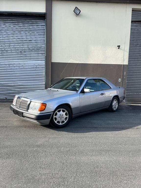 Gebraucht Mercedes E320 220 PS (161 kW) 1992 Silber Coupé