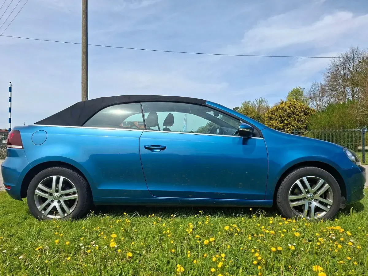 Gebraucht VW Golf Cabriolet 105 PS (77 kW) 2014 Blau Cabrio