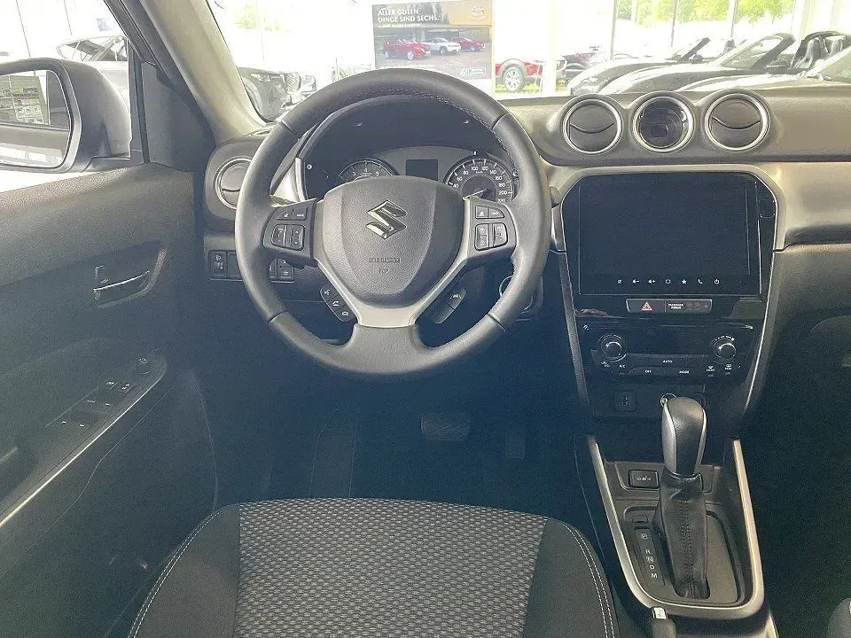 Neu Suzuki Vitara Comfort 116 PS (85 kW) 2026 Grau SUV