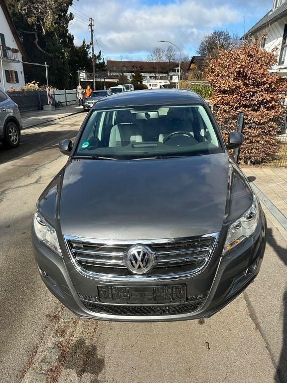 Gebraucht VW Tiguan 110 PS (80 kW) 2011 Grau SUV