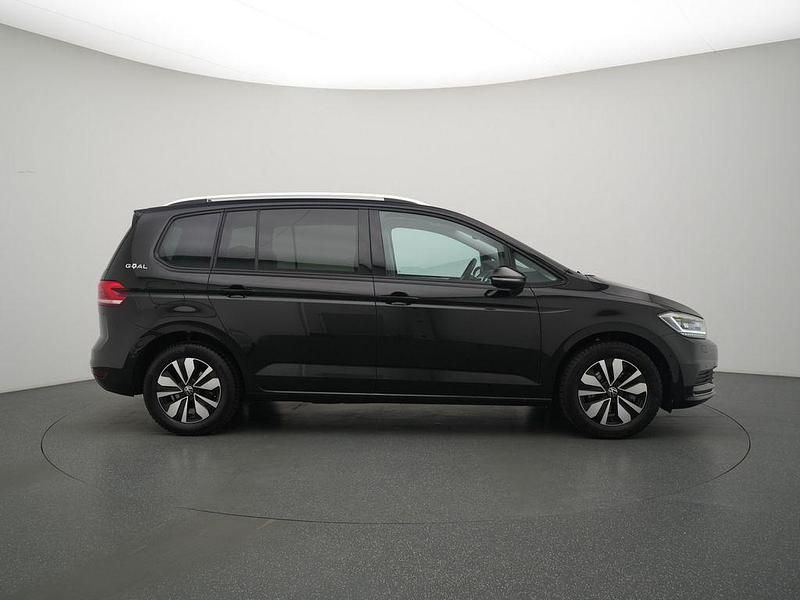 Gebraucht VW Touran Comfortline 150 PS (110 kW) 2025 Schwarz Van / Kleinbus