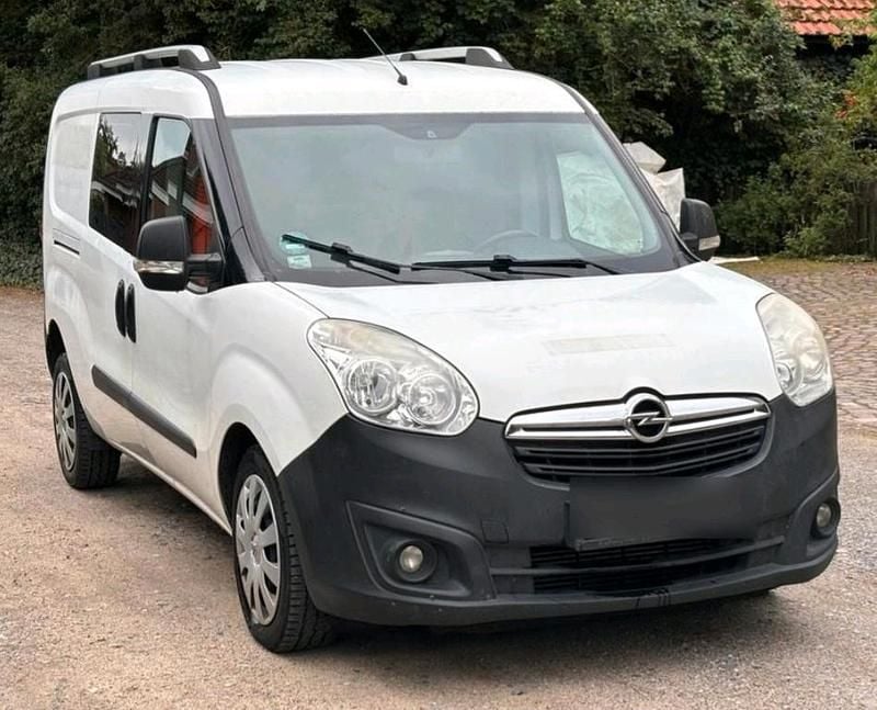 Weiß Gebraucht 2016 Opel Combo Van / Kleinbus | 3.799 € (Guter Preis) - Bild 1/4
