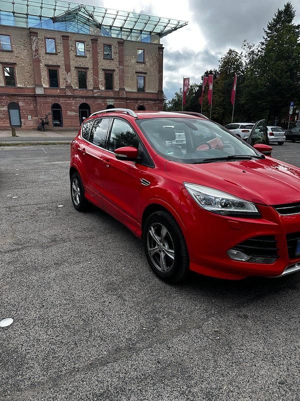 Gebraucht Ford Kuga 180 PS (132 kW) 2015 Rot SUV