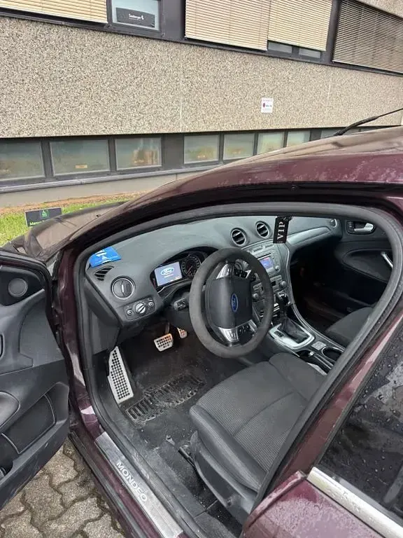 Gebraucht Ford Mondeo Titanium 203 PS (149 kW) 2010 Rot Limousine