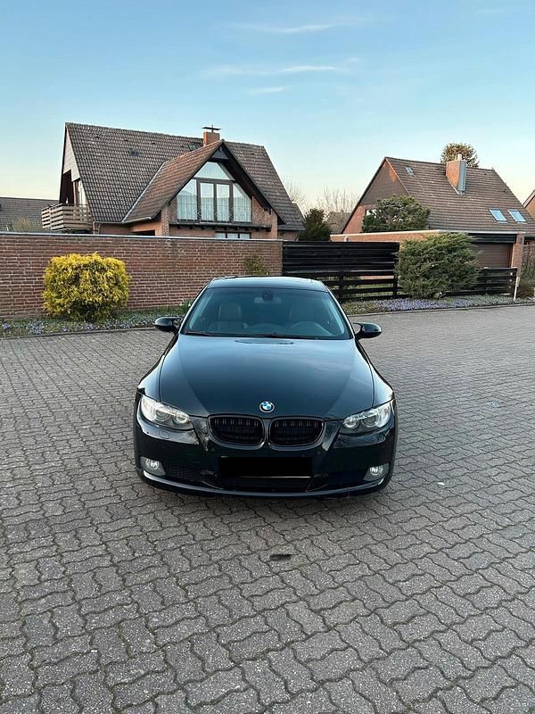 Gebraucht BMW 325 218 PS (160 kW) 2008 Schwarz Coupé