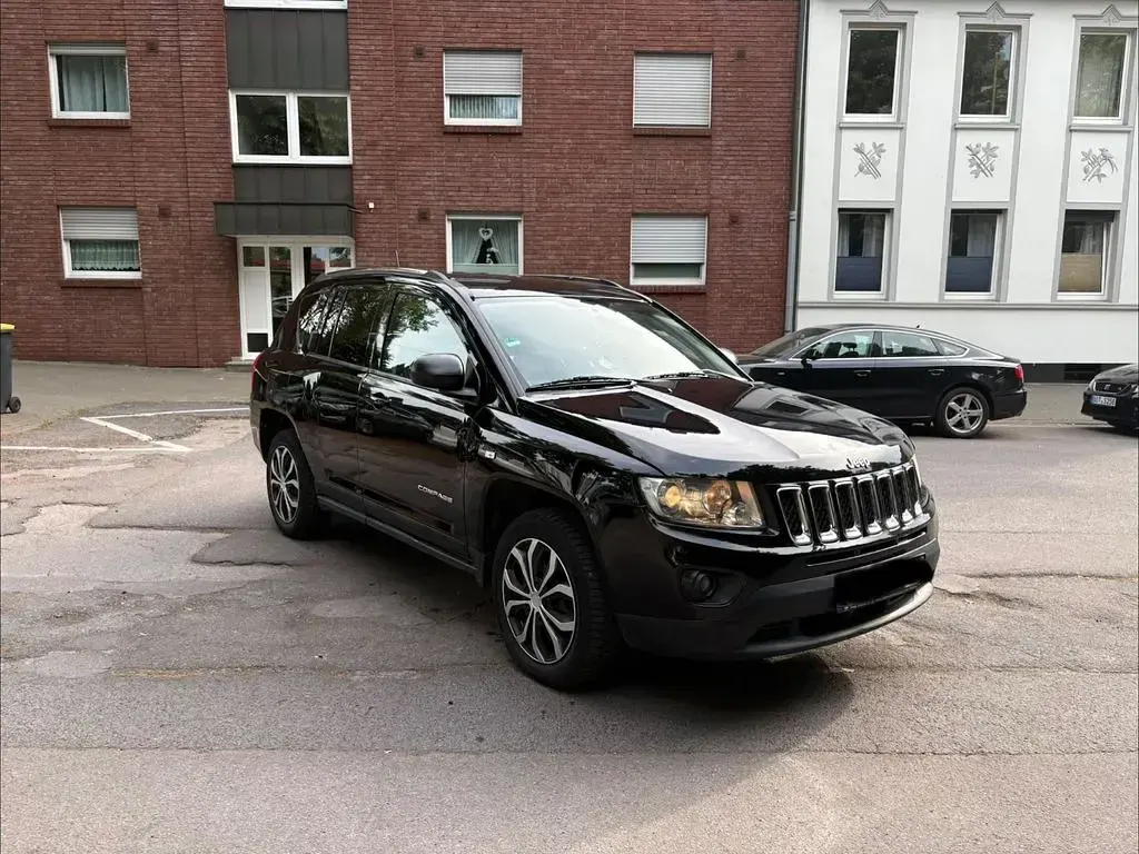 Gebraucht Jeep Compass Limited 170 PS (125 kW) 2011 Schwarz SUV