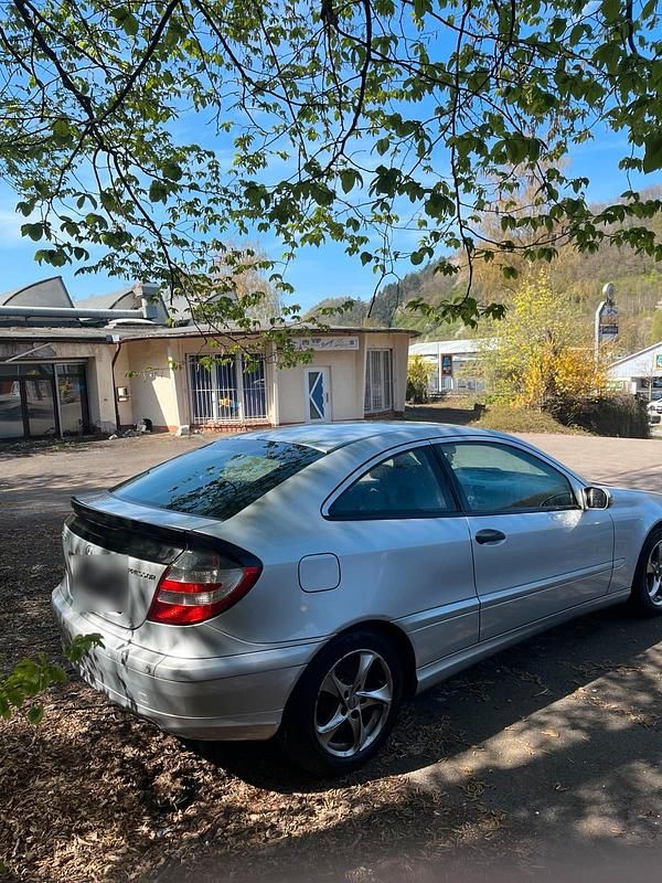 Gebraucht Mercedes C180 143 PS (105 kW) 2004 Grau Coupé