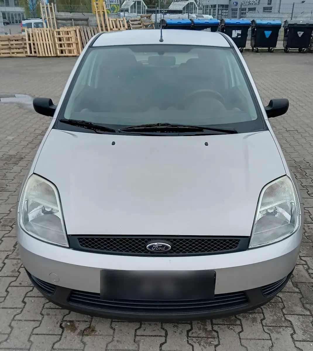 Używany Ford Fiesta 60 KM (44 kW) 2004 Srebrny Hatchback