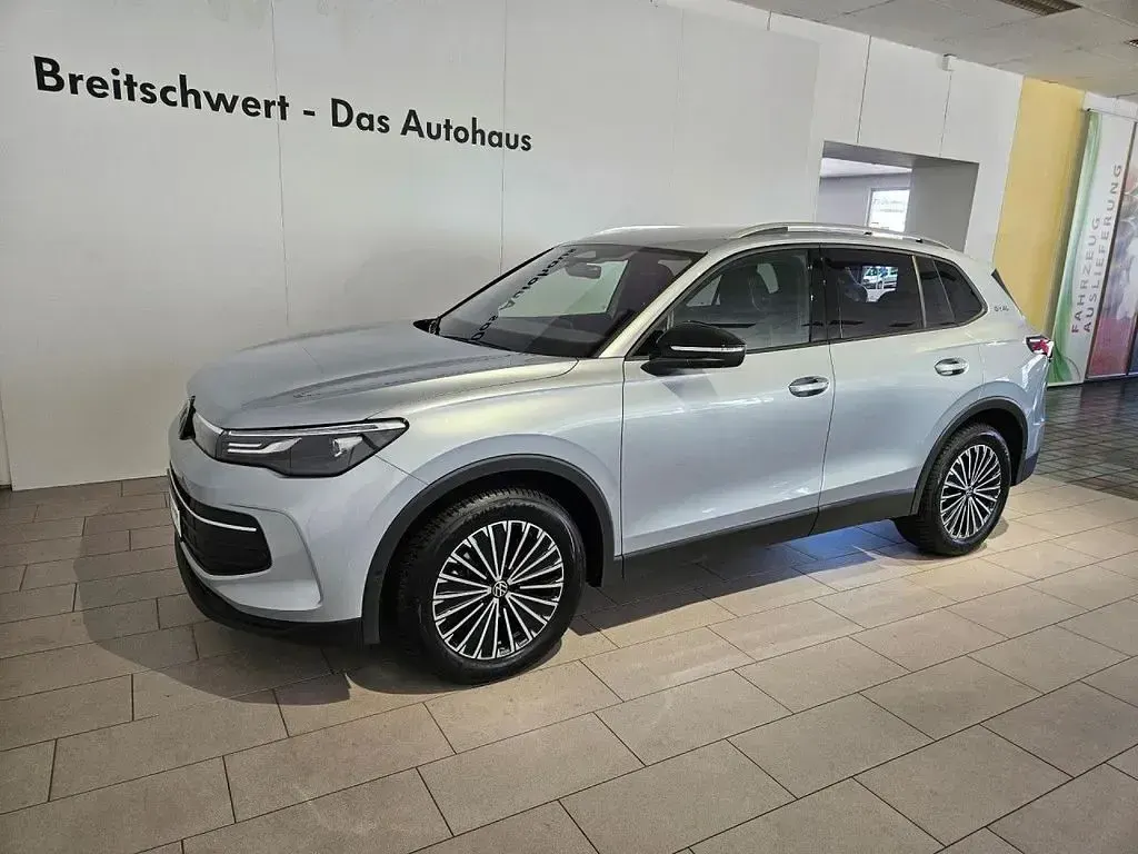 Gebraucht VW Tiguan Goal 150 PS (110 kW) 2025 Silber SUV