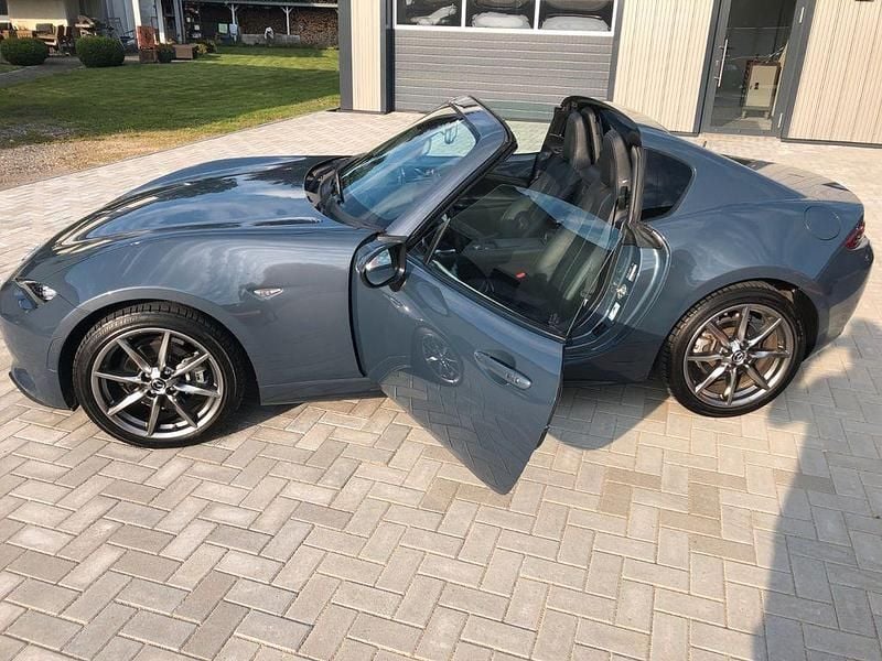 Grau Gebraucht 2022 Mazda MX5 Selection Cabrio | 27.999 € (Fairer Preis) - Bild 1/4