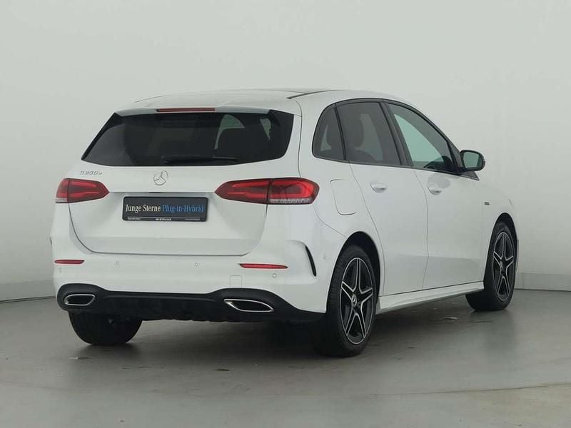 Gebraucht Mercedes E250 AMG 160 PS (117 kW) 2021 Digitalweiß Kombi