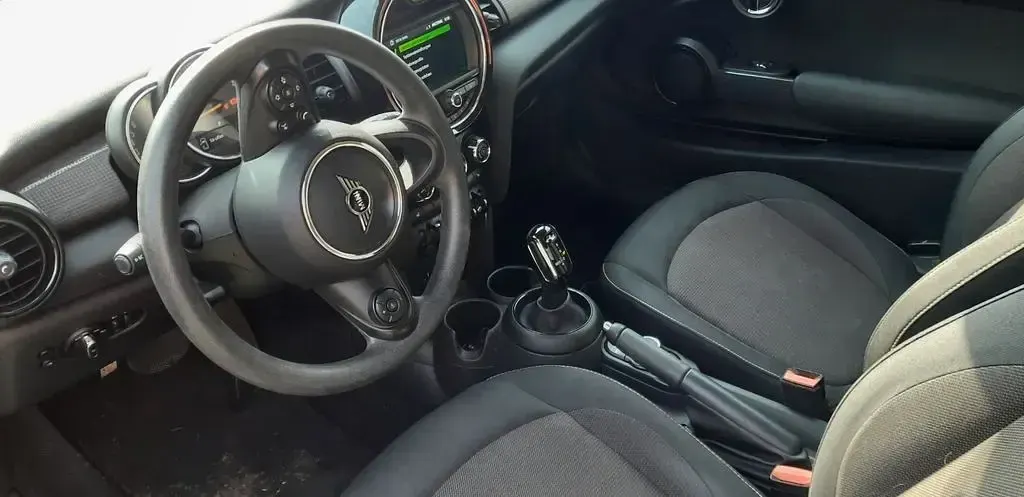 Gebraucht Mini Cooper 136 PS (100 kW) 2020 Rot Kleinwagen