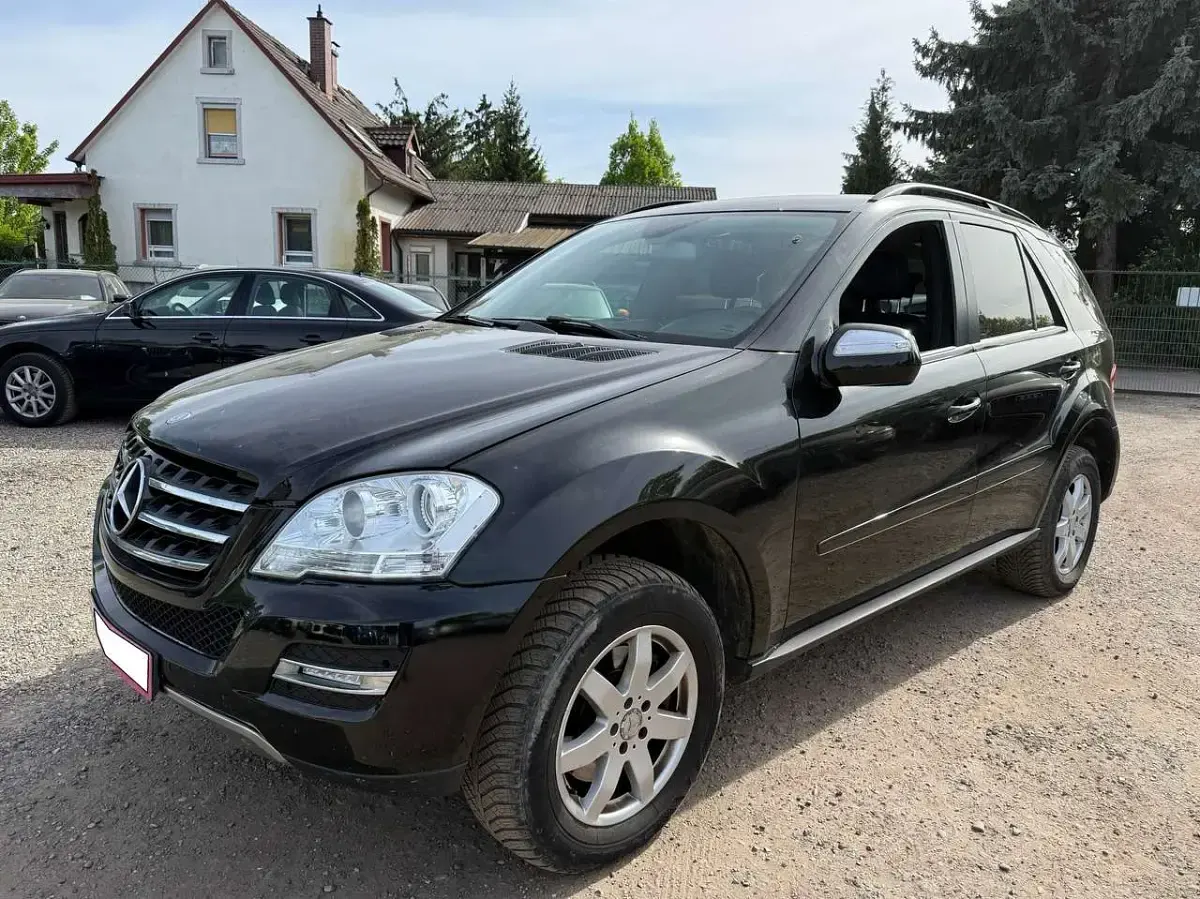 Gebraucht Mercedes ML350 224 PS (164 kW) 2009 Schwarz SUV