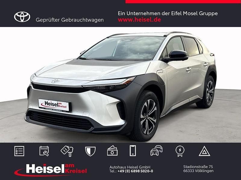 Cosmicsilber metallic Gebraucht 2023 Toyota bZ4X Basis SUV | 33.990 € (Teuer) - Bild 1/4