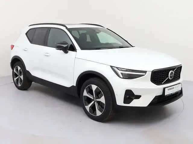 Gebraucht Volvo XC40 145 PS (106 kW) 2025 SUV