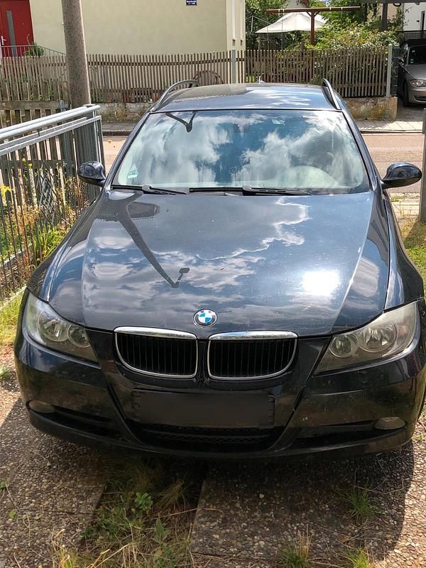 Schwarz Gebraucht 2008 BMW 318 Kombi | 1.900 € (Superpreis) - Bild 1/4