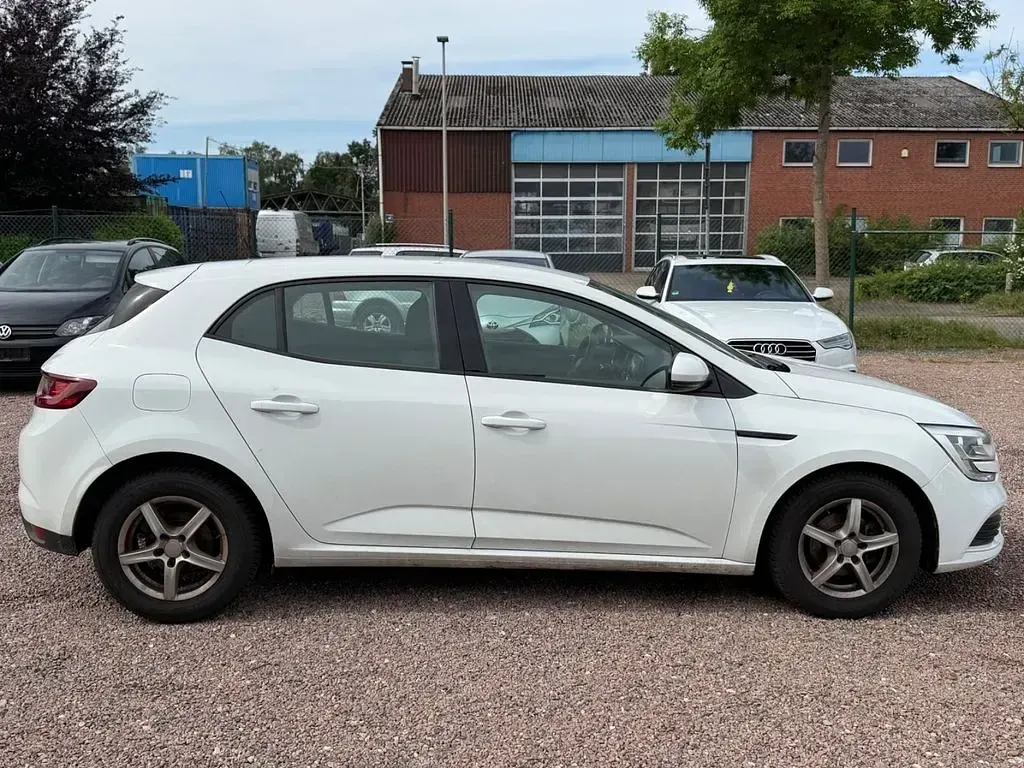 Gebraucht Renault Mégane IV 101 PS (74 kW) 2017 Weiß Limousine
