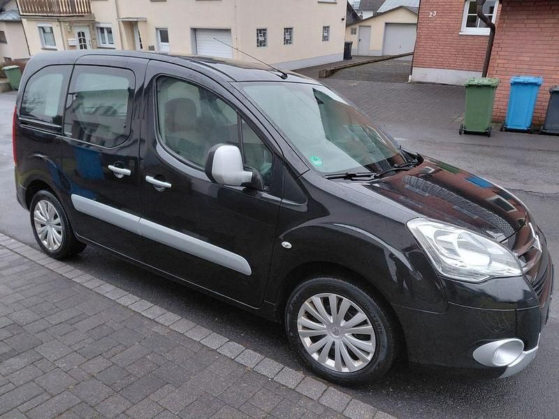 Gebraucht Citroën Berlingo 111 PS (81 kW) 2012 Schwarz Van / Kleinbus