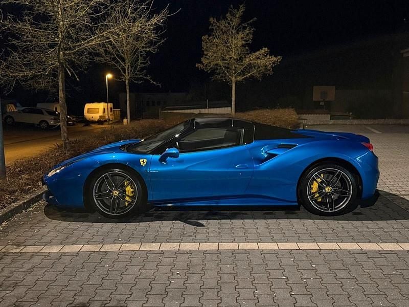 Gebraucht Ferrari 488 670 PS (492 kW) 2019 Blau Cabrio